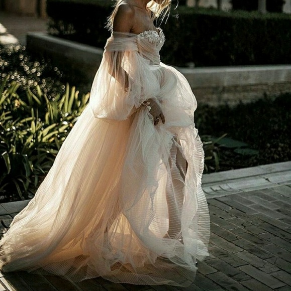 Emblished sweetheart neckline gown - Picture 7 of 7